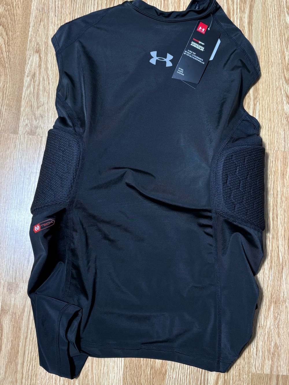 Under armour 5 pad top compression shirt men’s size L NWT